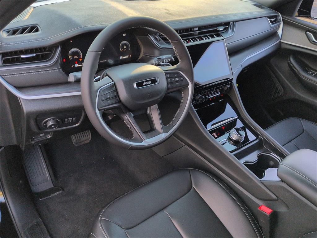 new 2025 Jeep Grand Cherokee car, priced at $48,185