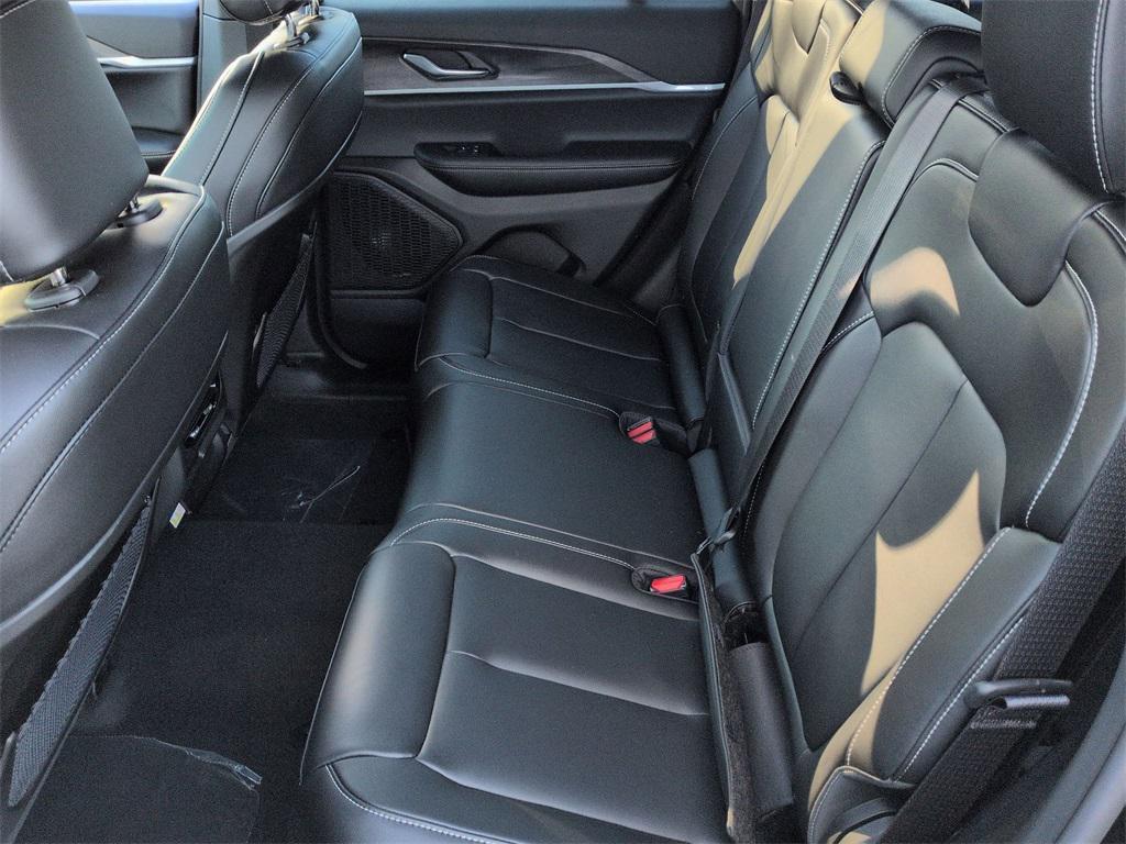 new 2025 Jeep Grand Cherokee car, priced at $48,185