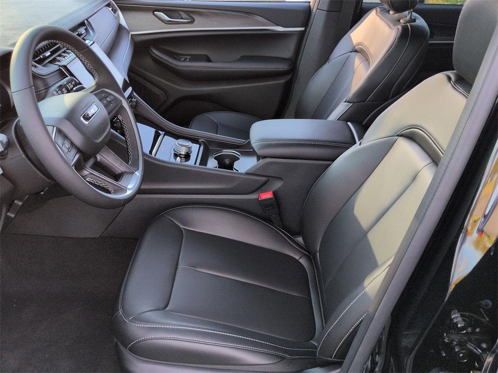 new 2025 Jeep Grand Cherokee car, priced at $48,185