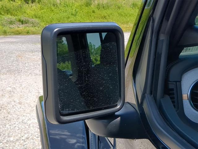 new 2025 Jeep Wrangler car