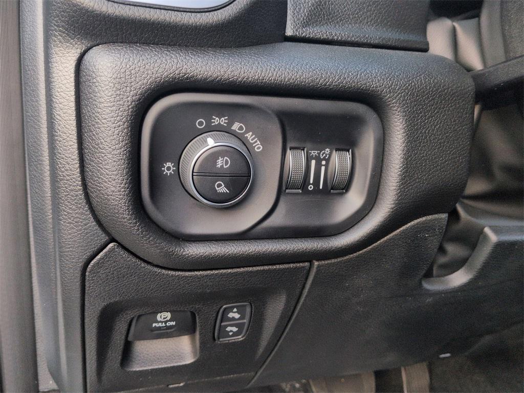 new 2025 Ram 1500 car, priced at $60,550