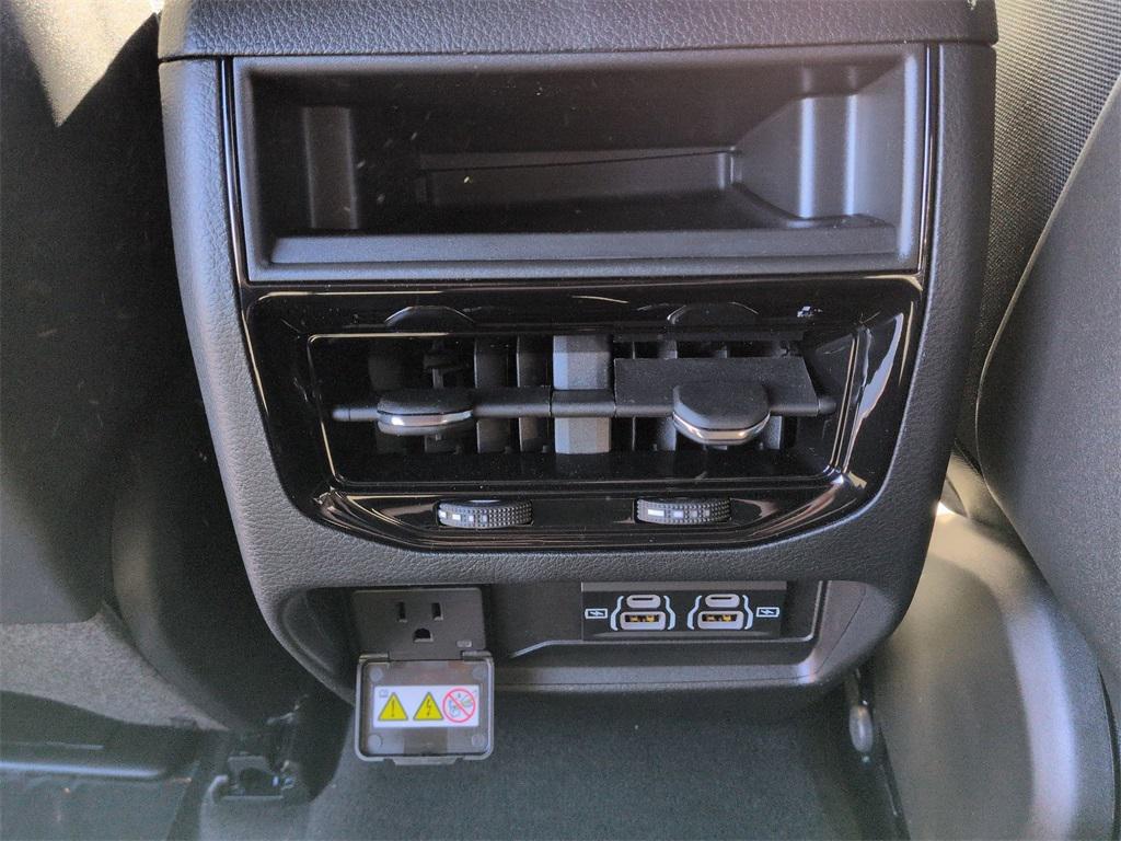 new 2025 Jeep Grand Cherokee car, priced at $44,905