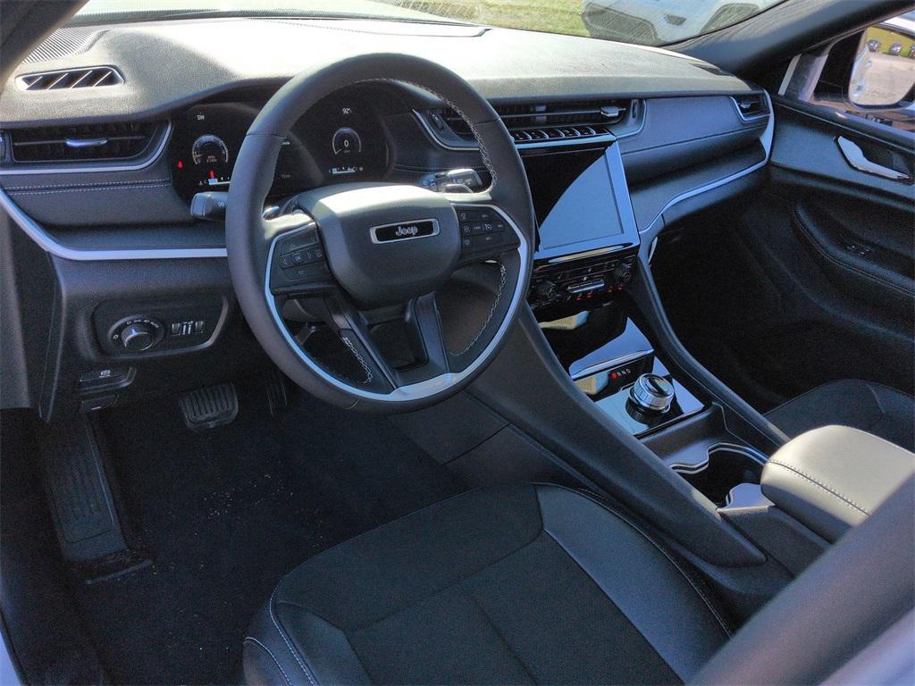 new 2025 Jeep Grand Cherokee car, priced at $44,905