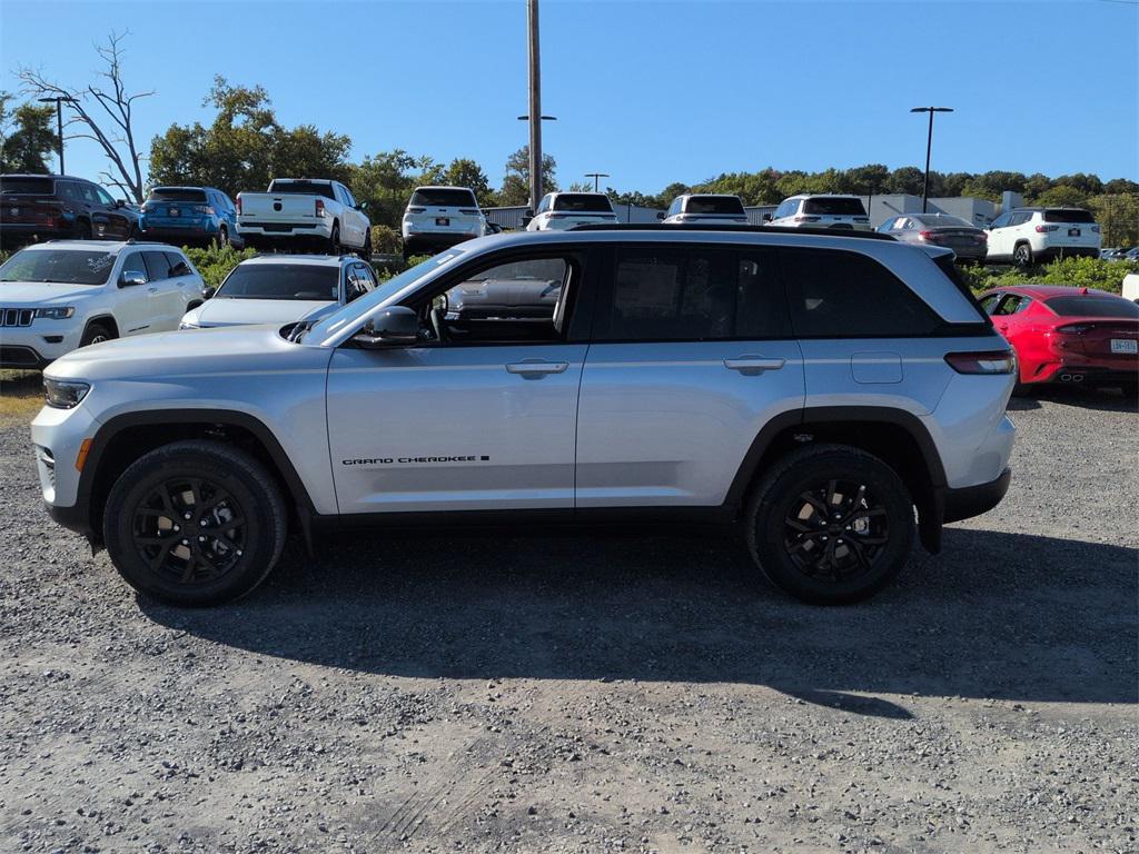 new 2025 Jeep Grand Cherokee car, priced at $44,905