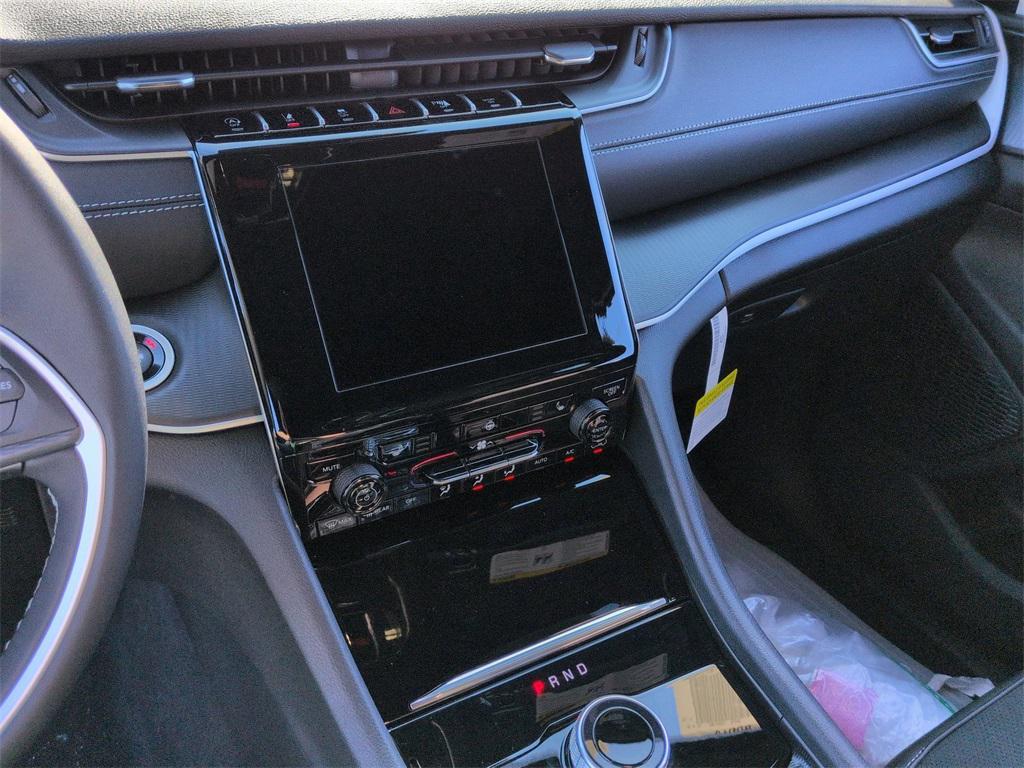 new 2025 Jeep Grand Cherokee car, priced at $44,905