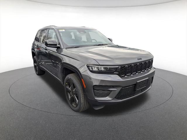 new 2025 Jeep Grand Cherokee car, priced at $45,675