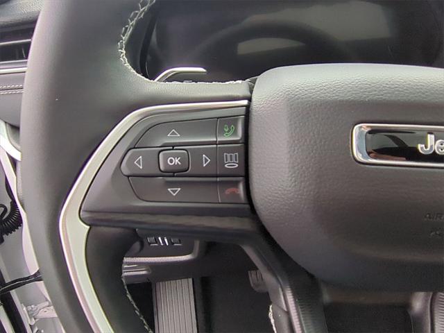 new 2025 Jeep Grand Cherokee car, priced at $42,115