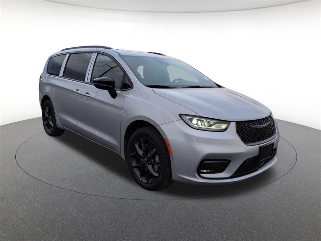 new 2026 Chrysler Pacifica car, priced at $54,240