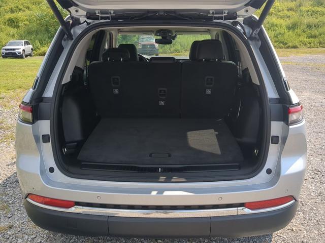 used 2022 Jeep Grand Cherokee car, priced at $31,400