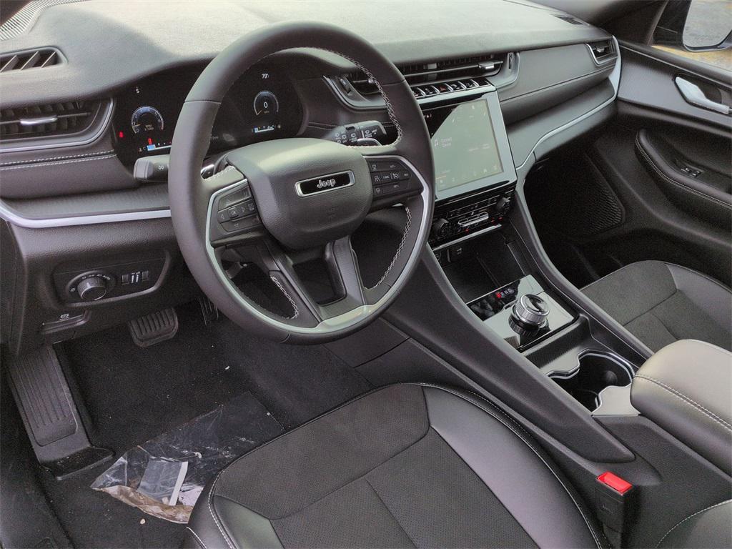 new 2025 Jeep Grand Cherokee car, priced at $42,905