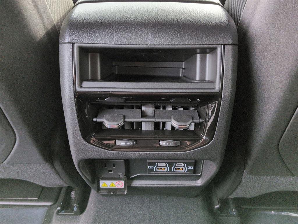 new 2025 Jeep Grand Cherokee car, priced at $42,905