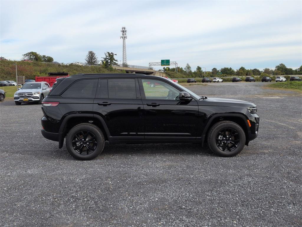 new 2025 Jeep Grand Cherokee car, priced at $42,905