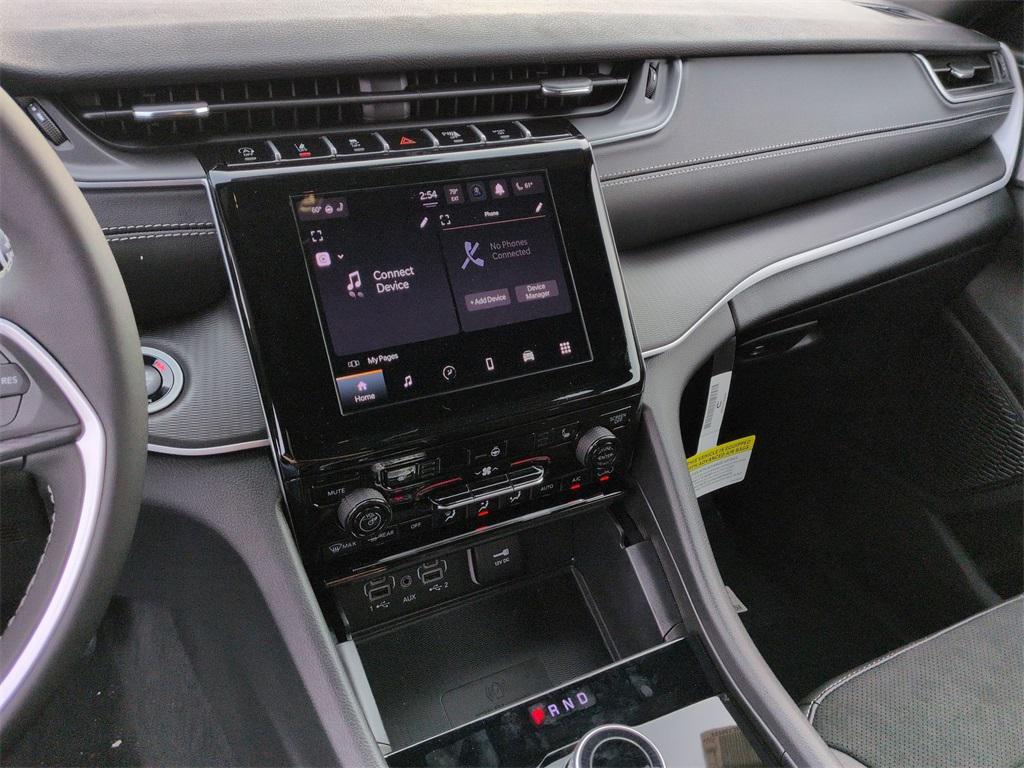 new 2025 Jeep Grand Cherokee car, priced at $42,905