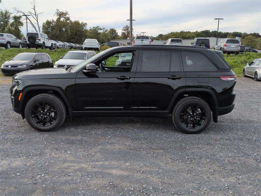 new 2025 Jeep Grand Cherokee car, priced at $42,905