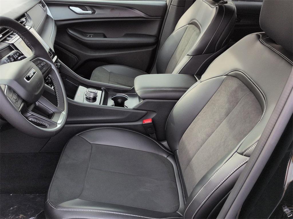 new 2025 Jeep Grand Cherokee car, priced at $42,905