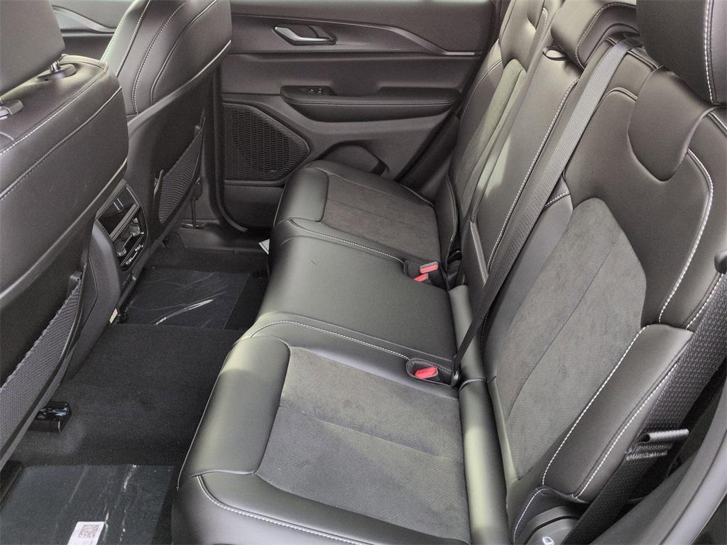 new 2025 Jeep Grand Cherokee car, priced at $42,905