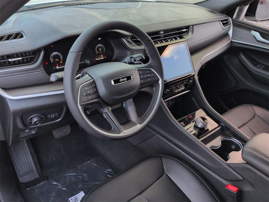 new 2025 Jeep Grand Cherokee car, priced at $47,590