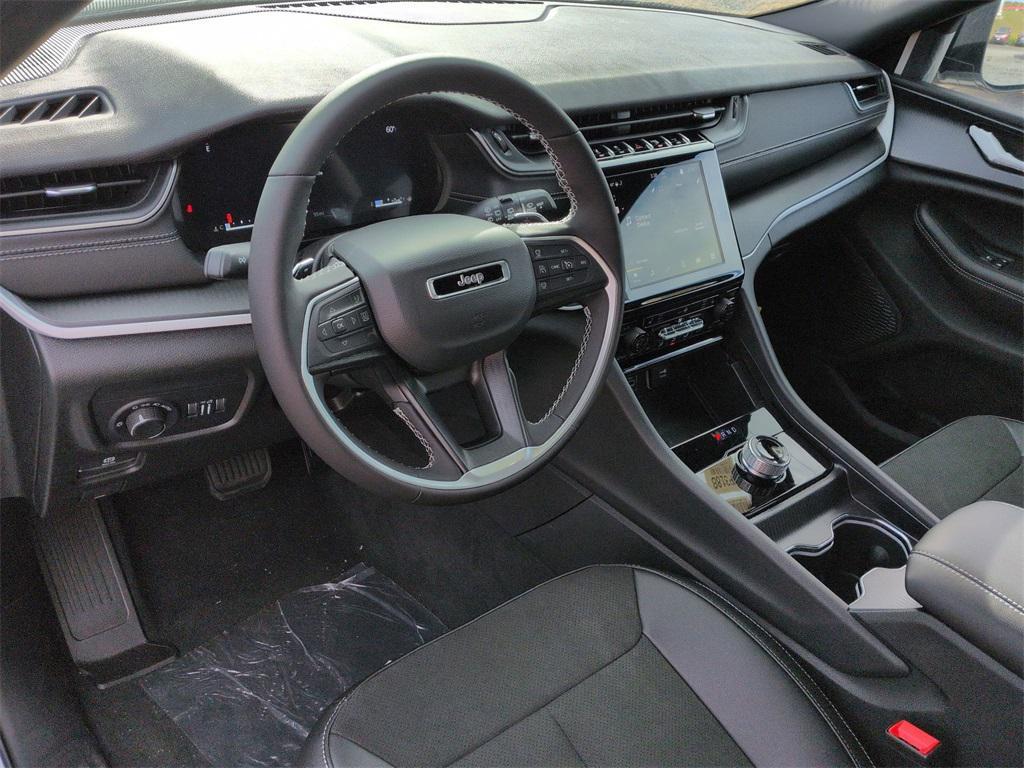 new 2025 Jeep Grand Cherokee car