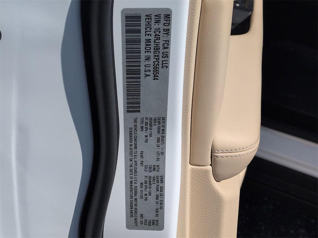 used 2023 Jeep Grand Cherokee car, priced at $30,800