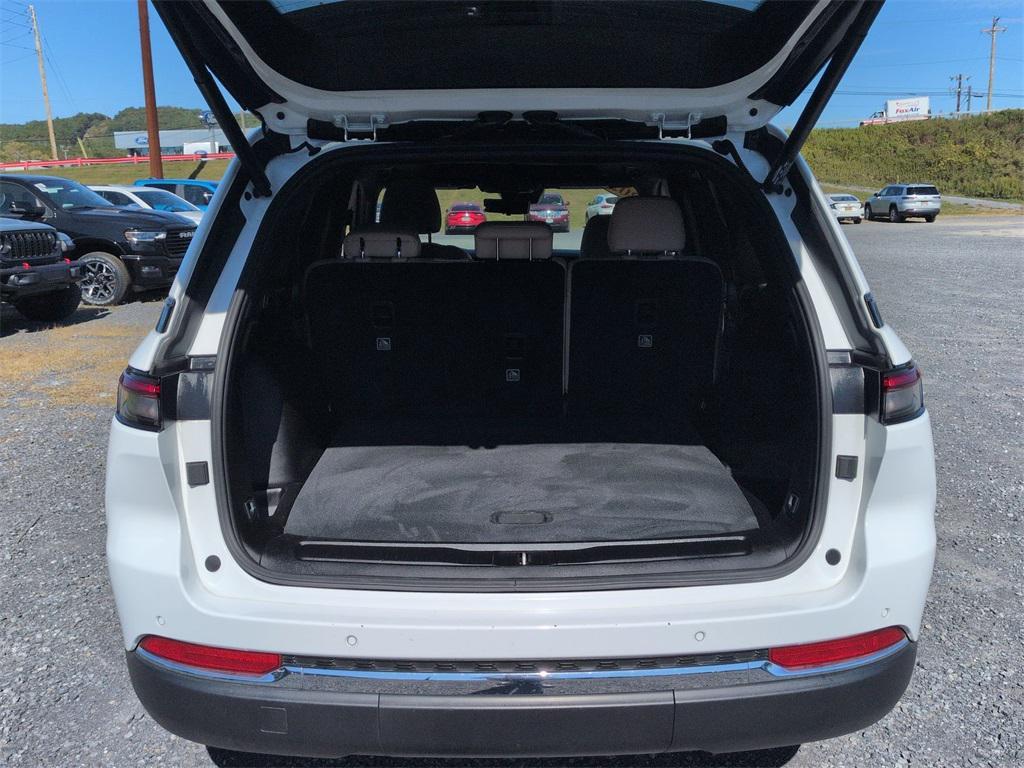 used 2023 Jeep Grand Cherokee car, priced at $30,800