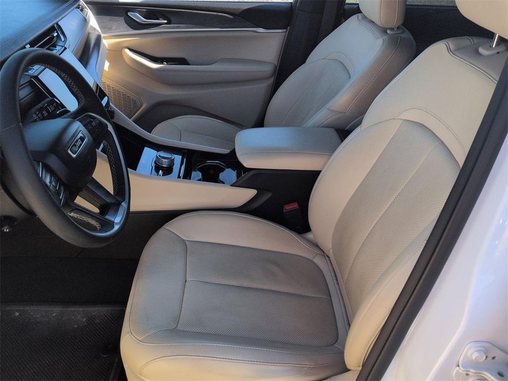 used 2023 Jeep Grand Cherokee car, priced at $30,800