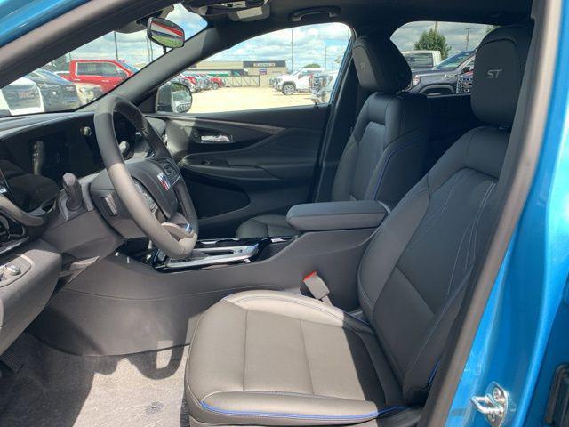 new 2025 Buick Envista car, priced at $28,070