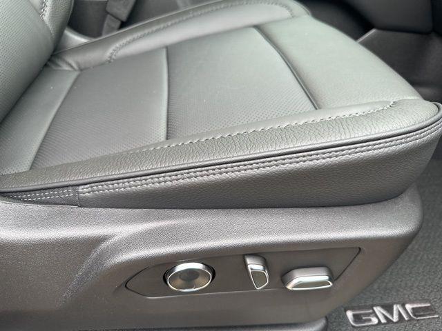 new 2025 GMC Yukon XL car, priced at $93,145