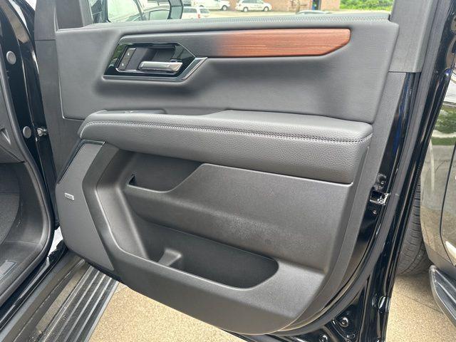 new 2025 GMC Yukon XL car, priced at $93,145