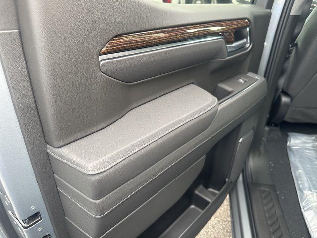 new 2025 GMC Sierra 1500 car, priced at $47,535