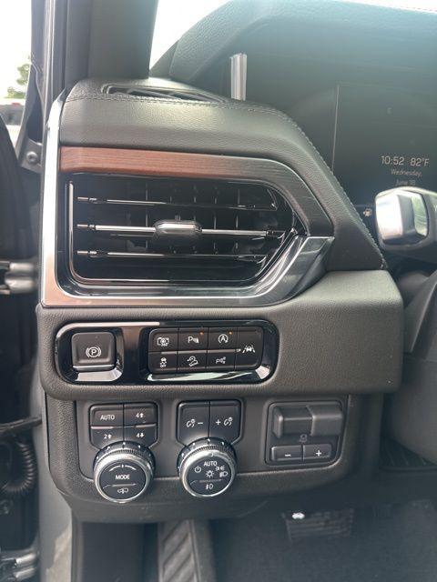new 2025 GMC Yukon XL car, priced at $98,550