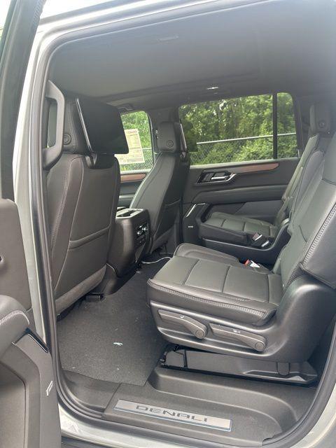 new 2025 GMC Yukon XL car, priced at $98,550