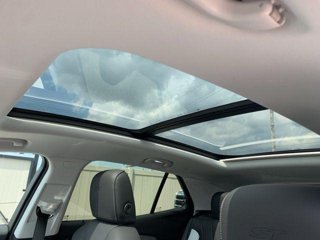 new 2025 Buick Envision car, priced at $43,735