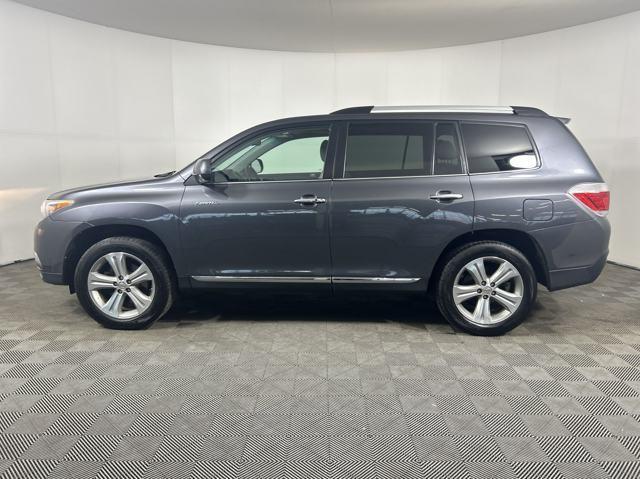 used 2013 Toyota Highlander car, priced at $13,500