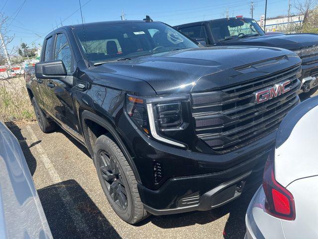 new 2025 GMC Sierra 1500 car, priced at $41,915