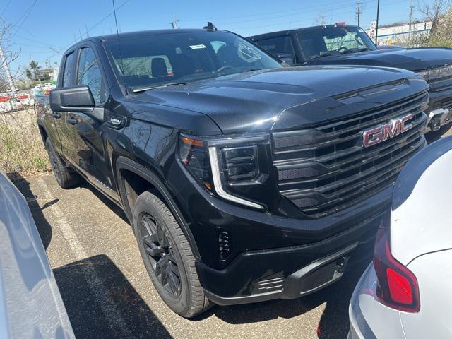 new 2025 GMC Sierra 1500 car, priced at $41,915