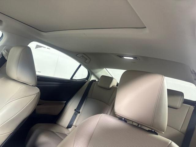 used 2021 Lexus ES 250 car, priced at $28,900