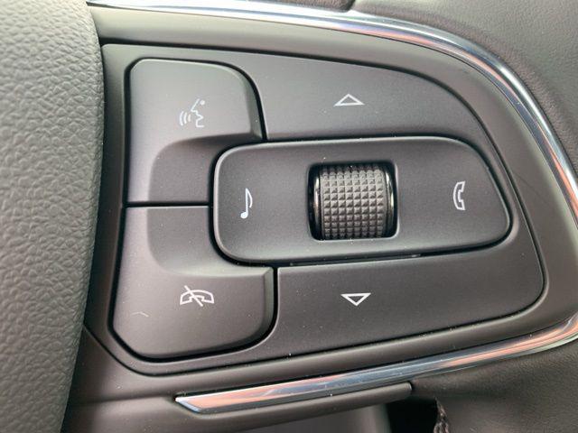 new 2025 Buick Envista car, priced at $31,285
