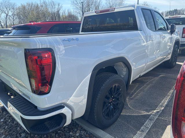 new 2025 GMC Sierra 1500 car, priced at $43,295