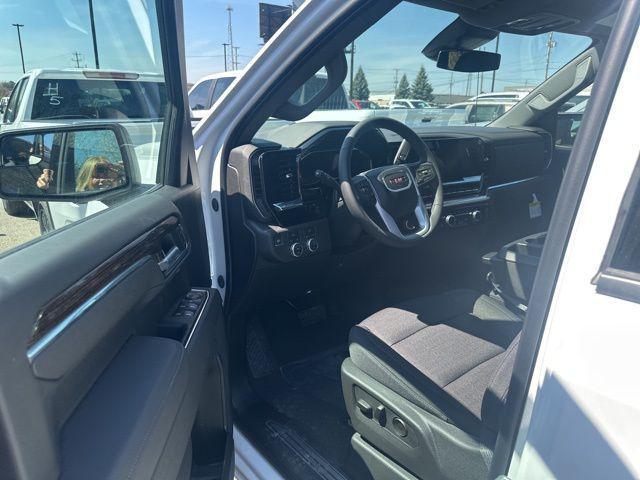 new 2025 GMC Sierra 1500 car, priced at $43,295