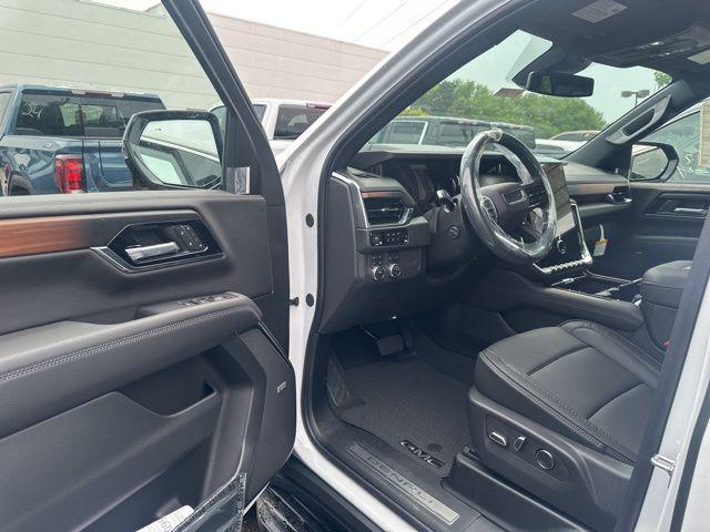new 2025 GMC Yukon car, priced at $81,695
