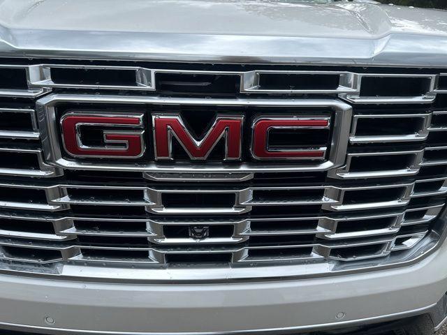 new 2025 GMC Yukon car, priced at $93,470