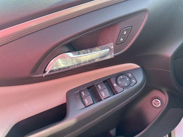 new 2025 Buick Envista car, priced at $29,885