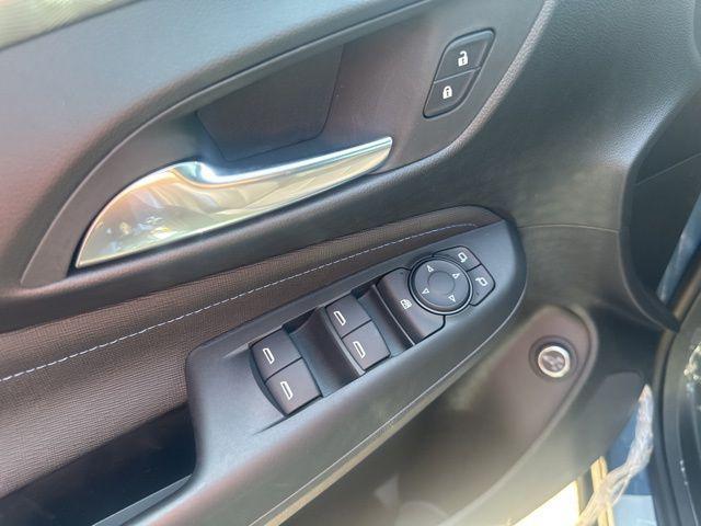new 2025 Buick Envista car, priced at $29,970