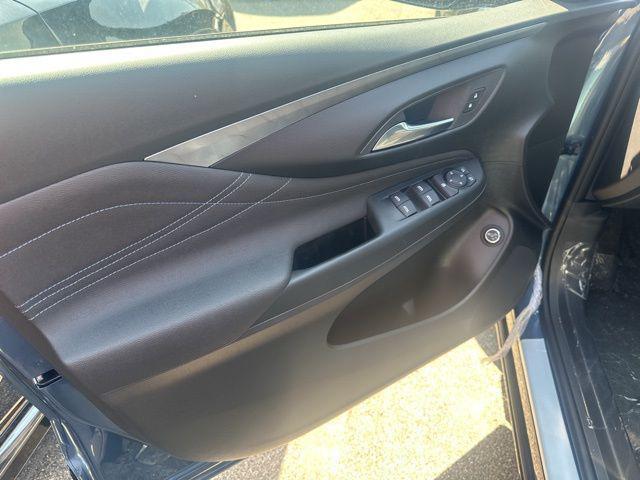 new 2025 Buick Envista car, priced at $29,970