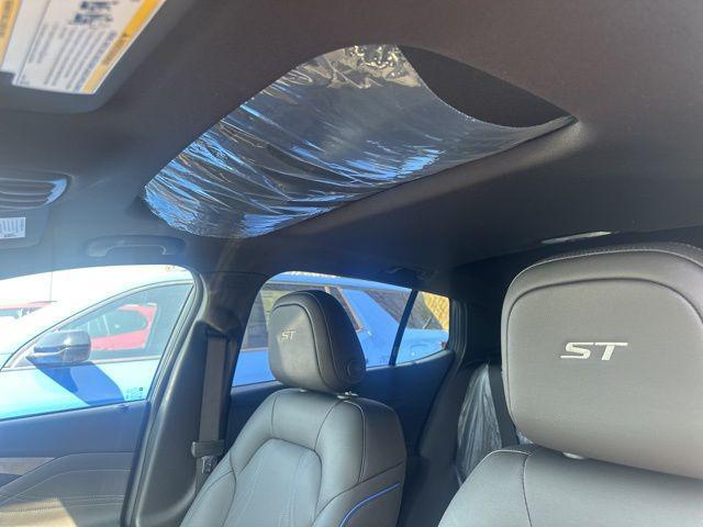 new 2025 Buick Envista car, priced at $29,970