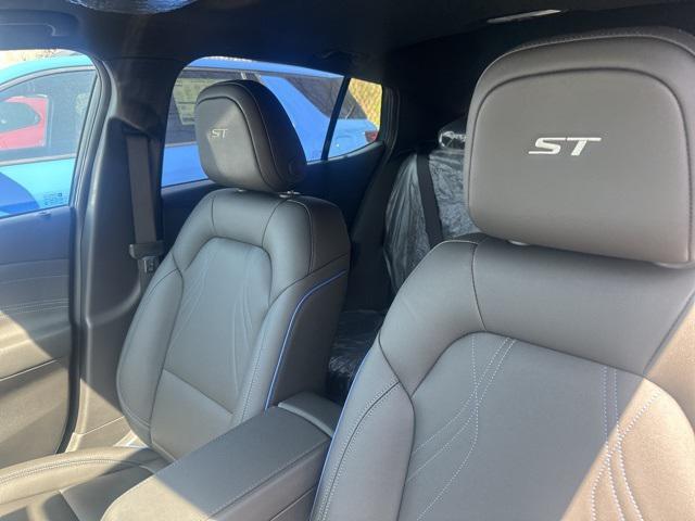 new 2025 Buick Envista car, priced at $29,970