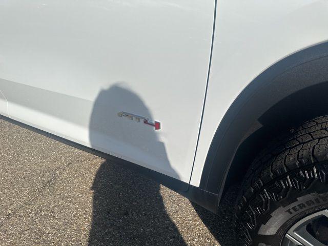 new 2025 GMC Acadia car, priced at $50,895