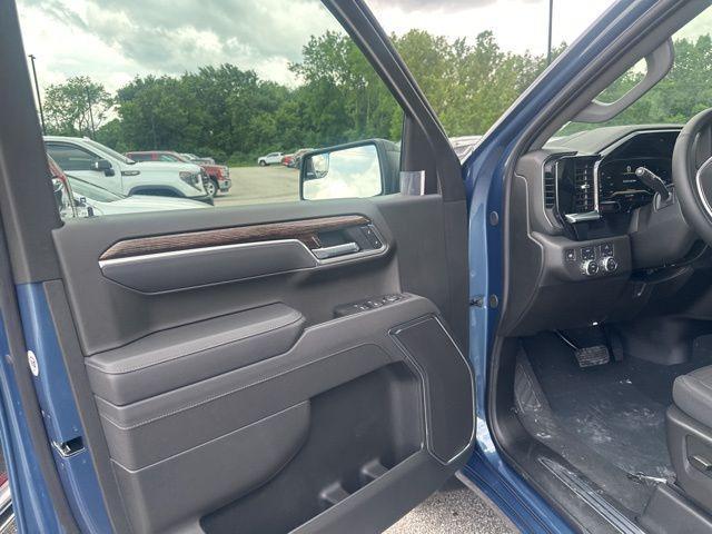 new 2025 GMC Sierra 1500 car, priced at $42,270