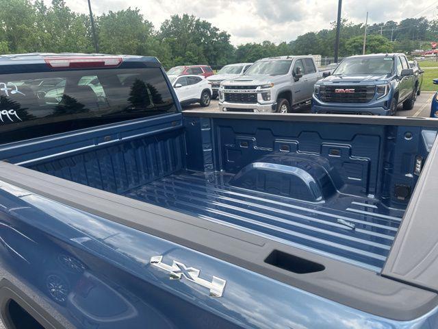 new 2025 GMC Sierra 1500 car, priced at $42,270