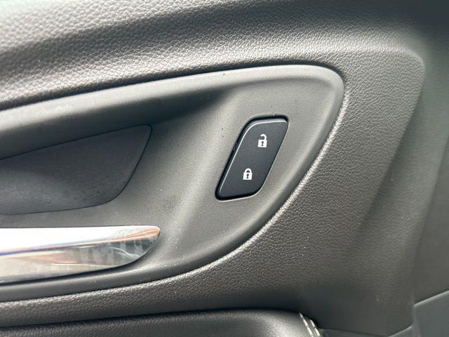 new 2025 Buick Encore GX car, priced at $27,285